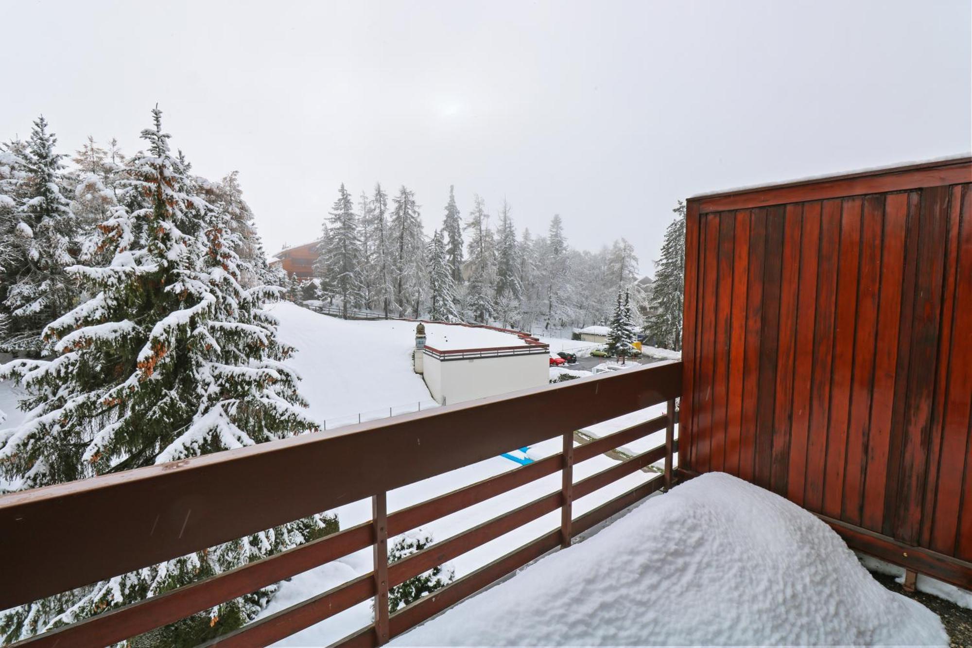 Joli Studio Avec Parking Gratuit Crans-Montana Exteriör bild